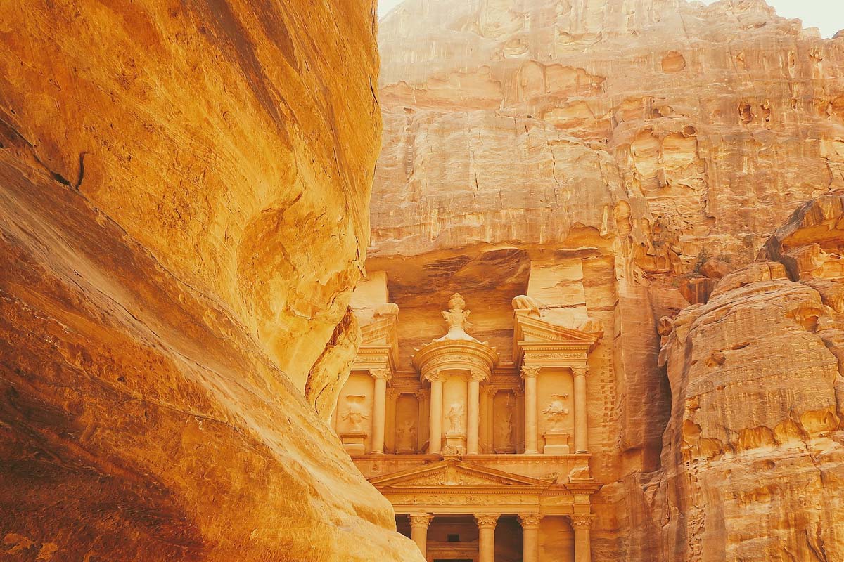 petra-treasury-lighted-by-the-sun