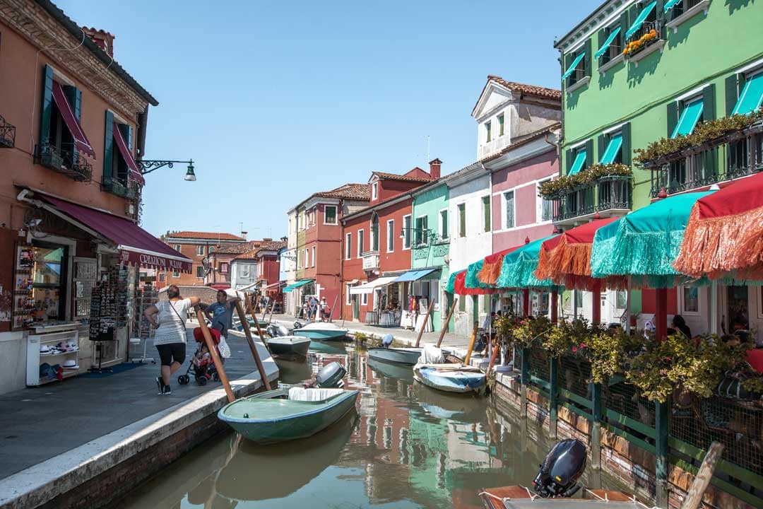 3-days-in-venice-colorful-burano-buildings