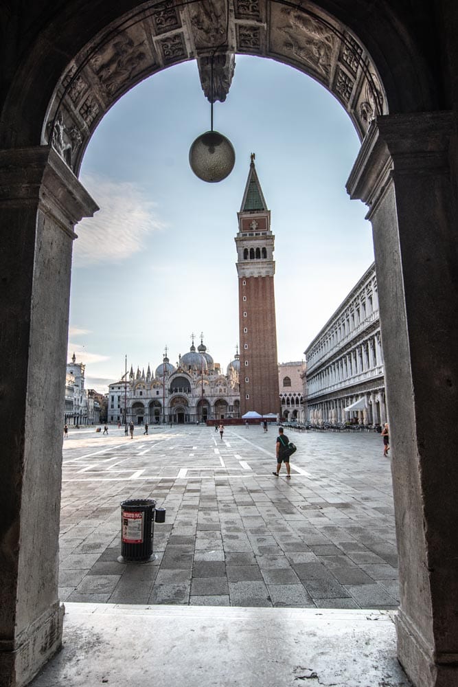 st-mark-square-from-under-an-arch