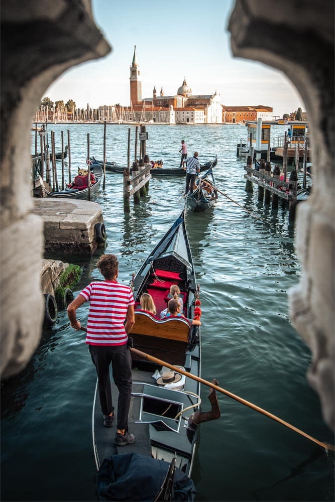 three-day-venice-itinerary-family-inside-a-gondola-going-to-the-grand-canal