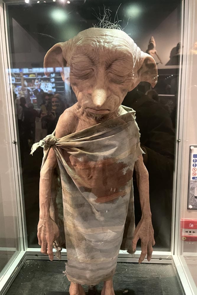 how-to-get-to-the-harry-potter-studio-from-london-dobby-puppet