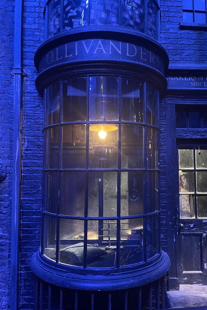 how-to-get-to-the-harry-potter-studio-from-london-olivanders-entrance