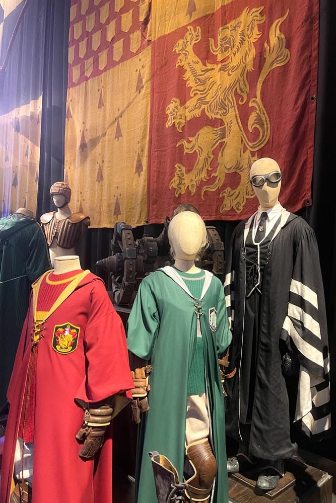 how-to-get-to-the-harry-potter-studio-from-london-quiddich-robes