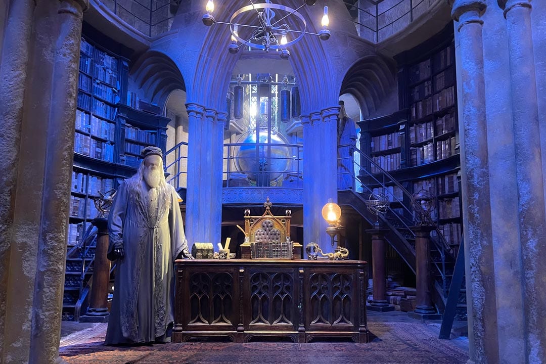 how-to-get-to-the-warner-bros-studio-from-london-dumbledore-study-room