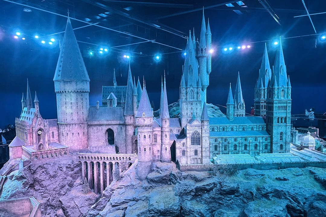 how-to-get-to-the-warner-bros-studio-from-london-hogwarts-model
