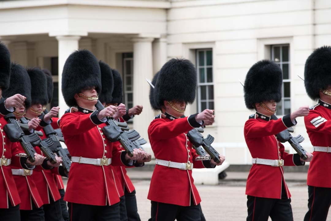 royal-guards-marching