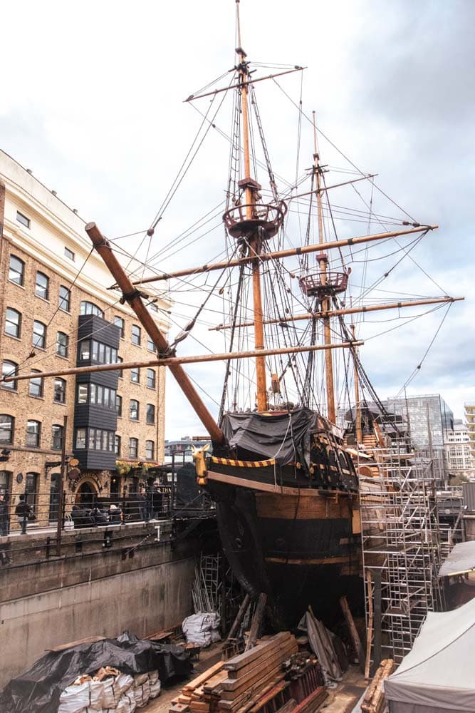 ship-in-London-with-white-sky