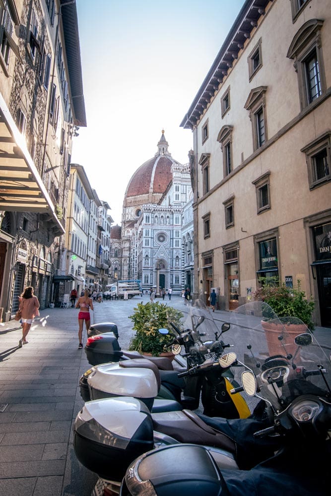 florence-street-with-the-duomo-at-the-end