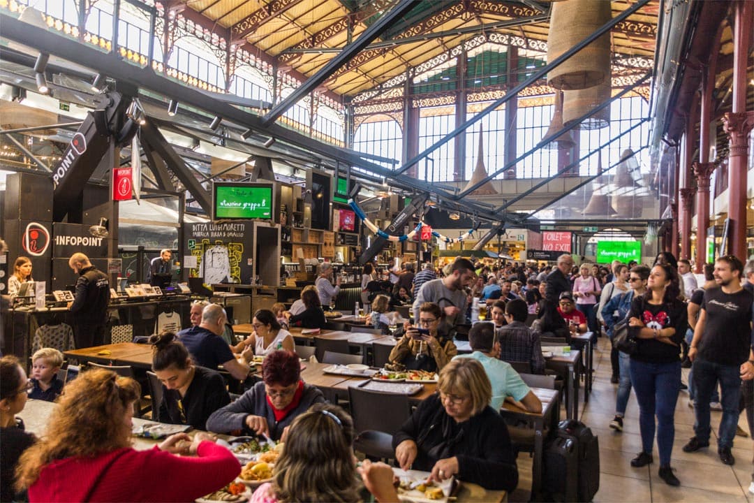 people-eating-inside-mercato-centrale
