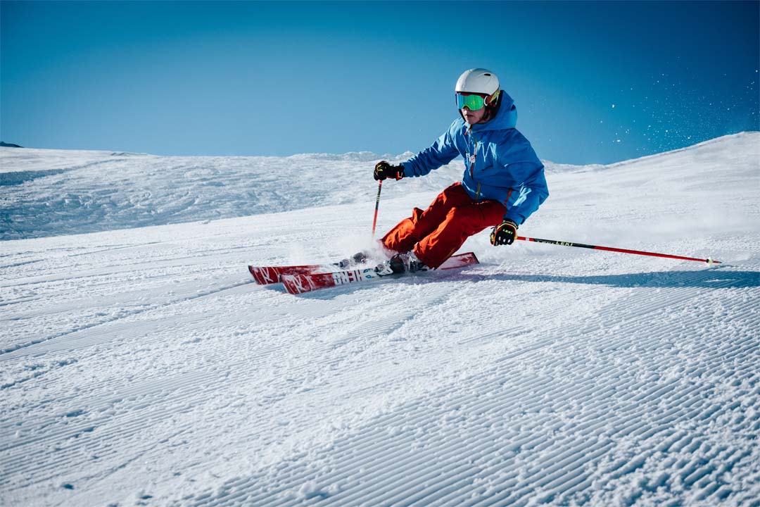 man-on-ski-in-borovets