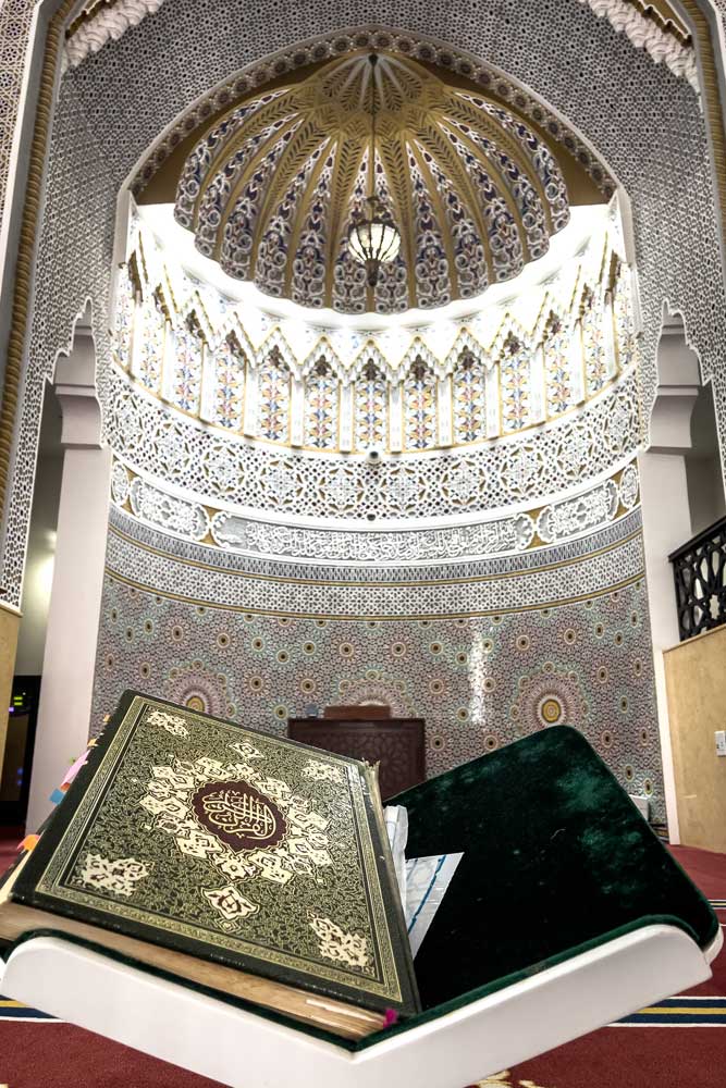 interior-of-dubai-mosque