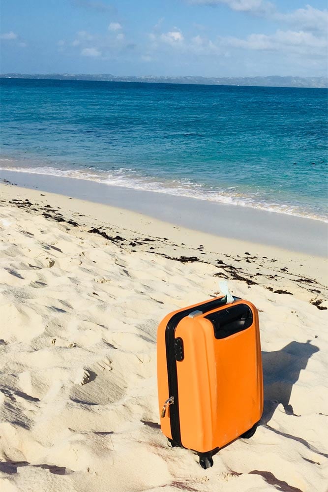 suitcase-on-the-beach
