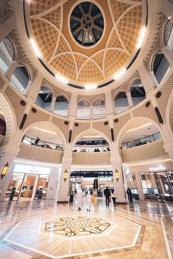 what-not-to-do-in-dubai-mall-interior