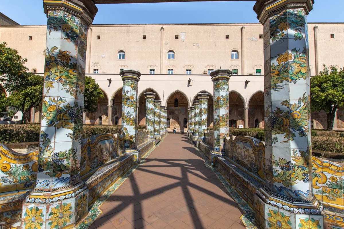 3-day-naples-itinerary-chosara-cloister