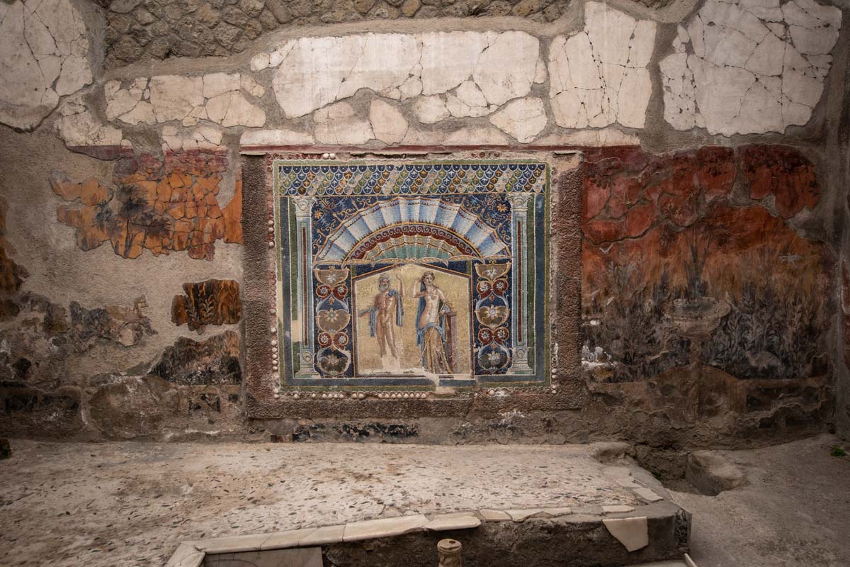 3-days-in-Naples-herculaneum-wall