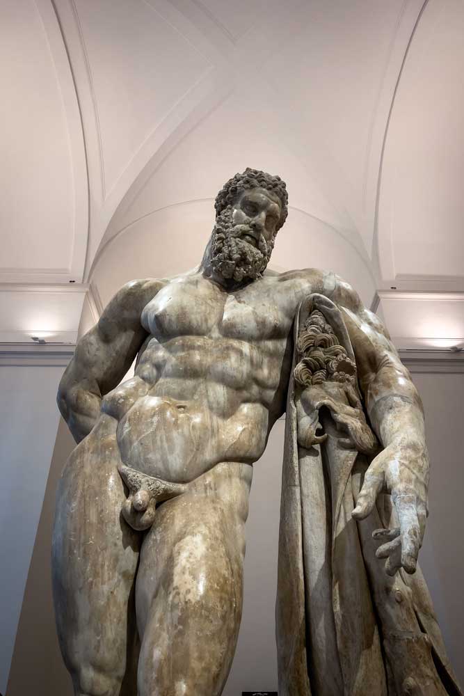 3-days-in-naples-hercules-statue