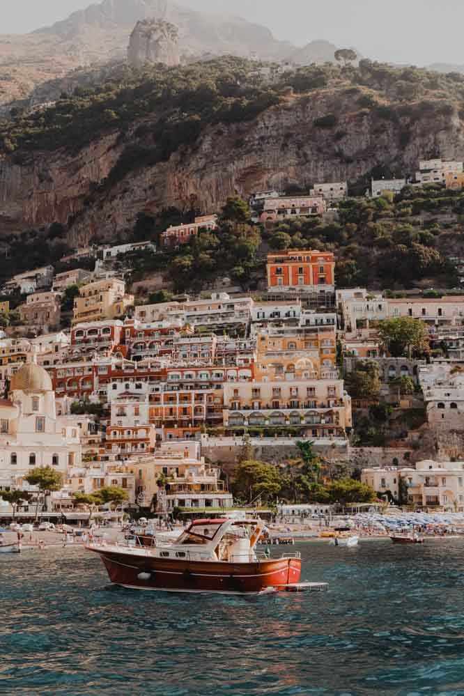 boat around amalfi