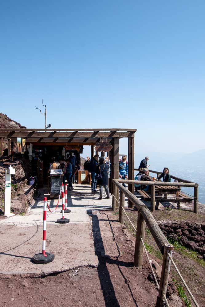 coffee-shop-at-mount-vesuvius