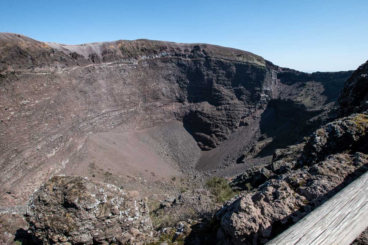 crater-of-mount-vesuvius