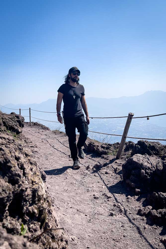 hiking-veusvius-man-on-the-top