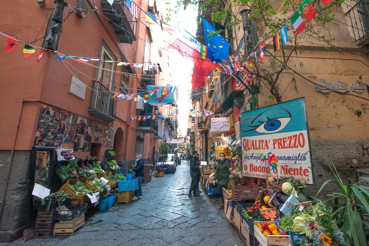 veggie-store-in-spanish-quarters