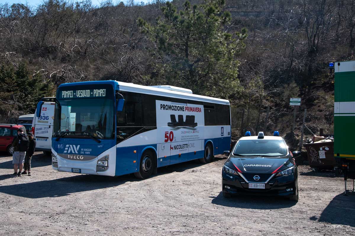 visiting-mount-vesuvius-eav-bus