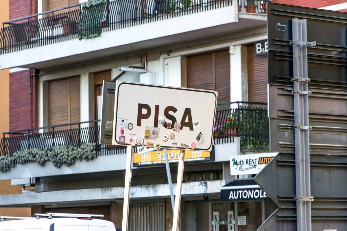 pisa-sign