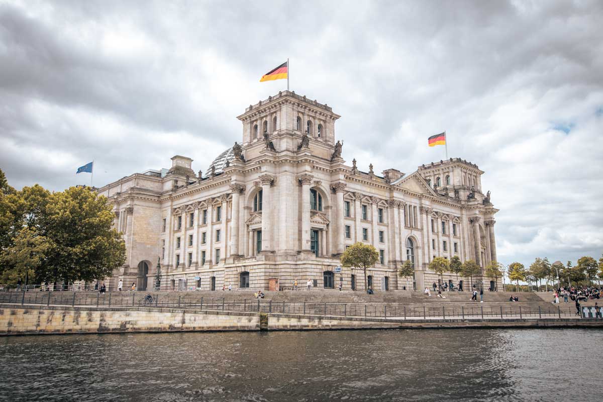 2-days-in-berlin-reichstag-river-view
