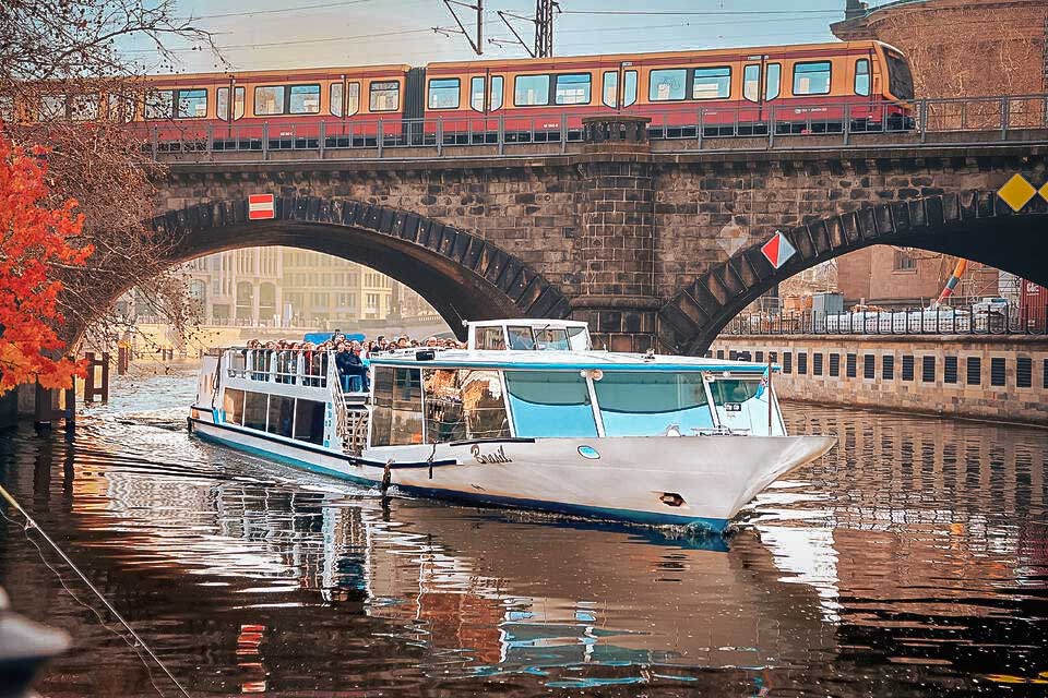 boat-going-under-a-bridge