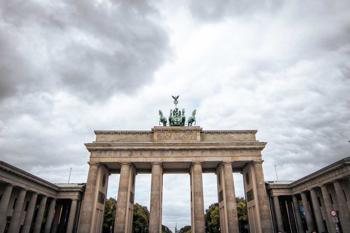 brandenburg-gate-with-cloudy-sky