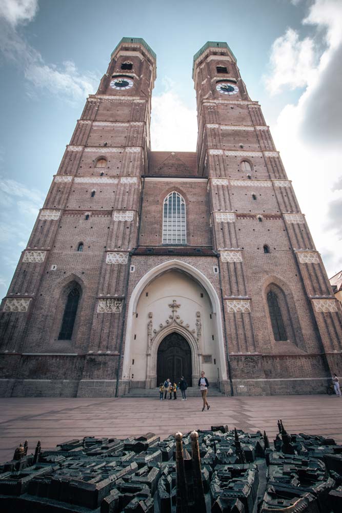 2-day-munich-itinerary-in-front-of-Frauenkirche