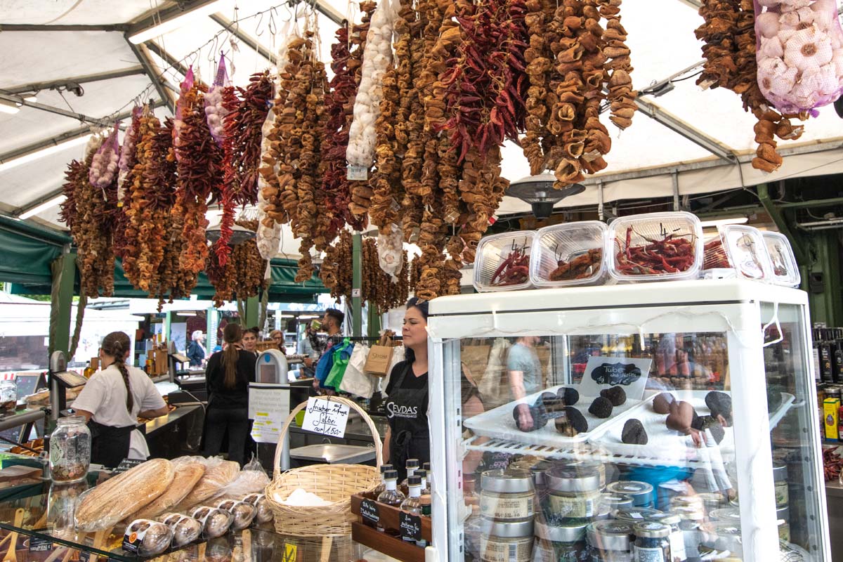 2-days-in-munich-viktaulienmarkt-stall-with-mushrooms