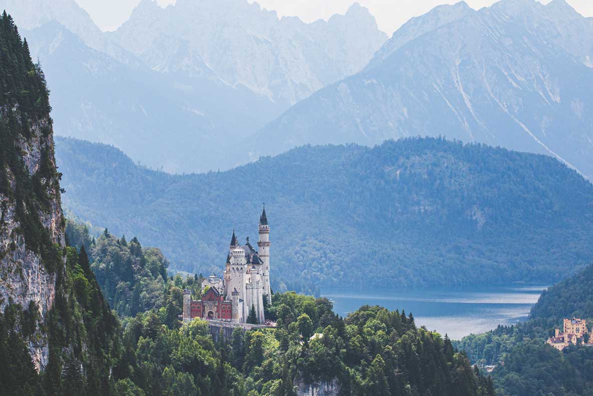 bavarian-panorama-with-castle-and-mountains