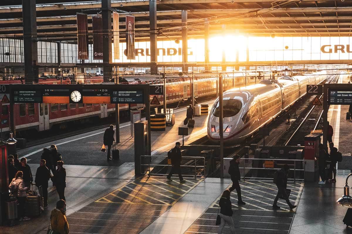 inside-munich-central-train-station