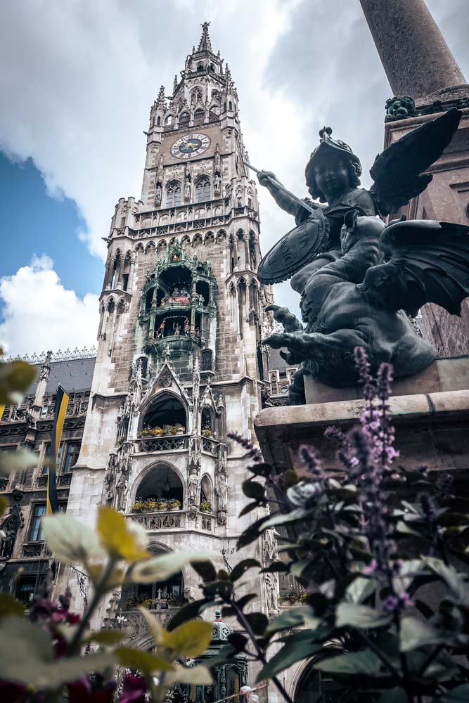 munich-new-town-hall-beihnd-flowers