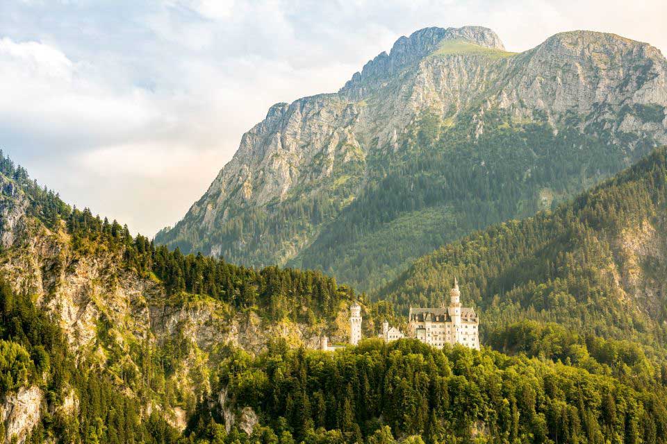 neuschwanstein-castle-fram-far-away