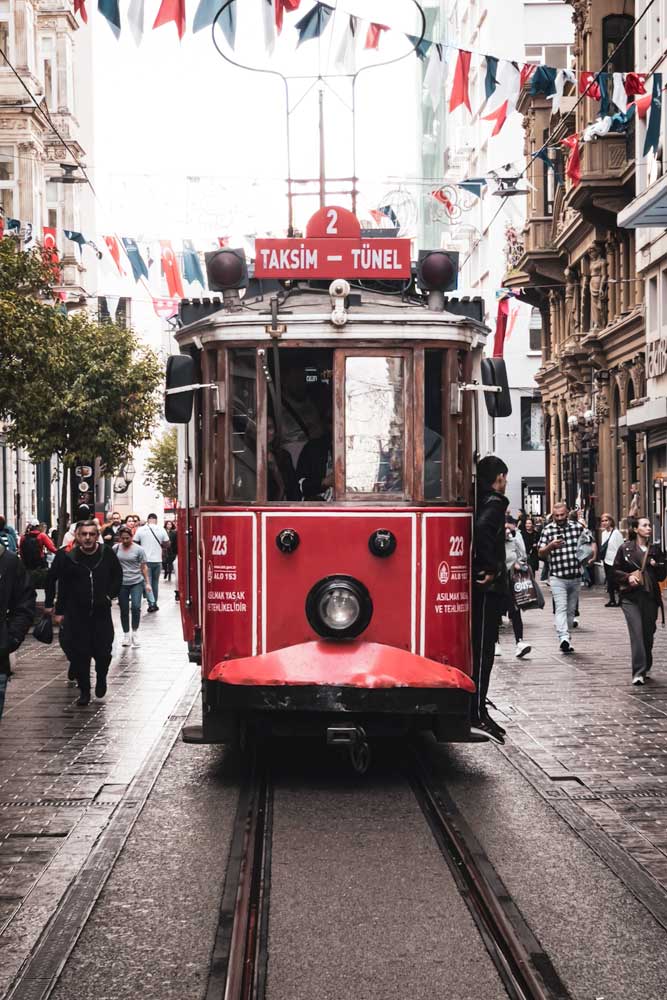 3 days-in-istanbul-vintage-tram