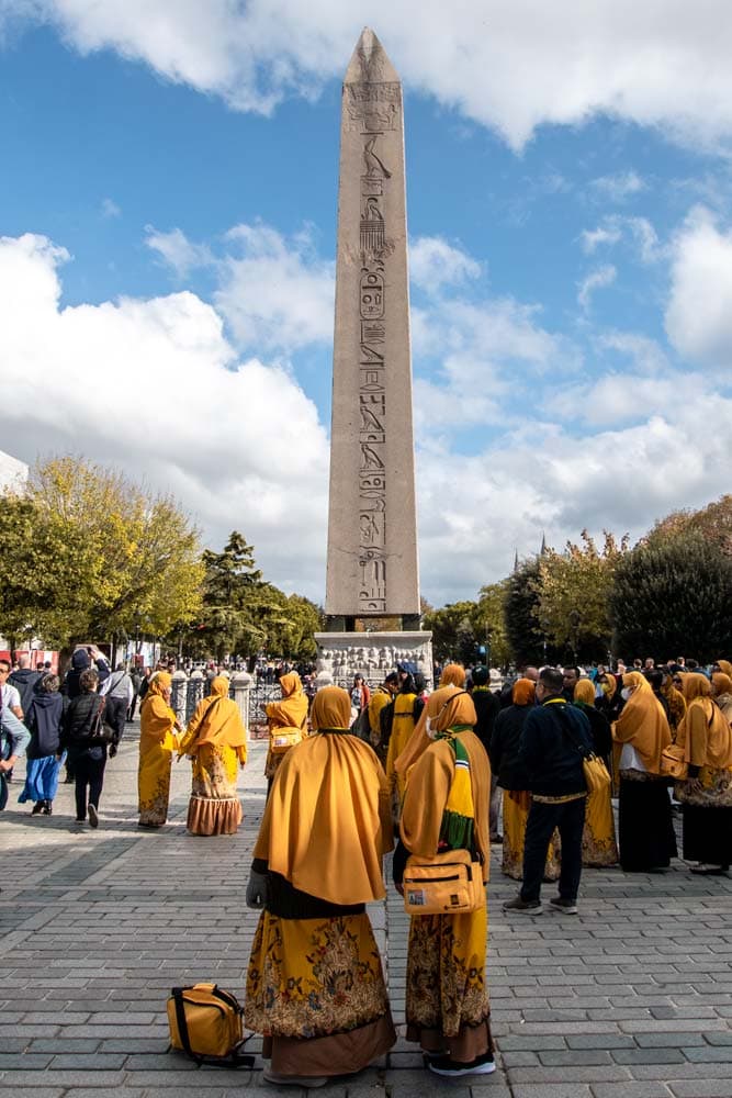 3-days-in-istanbul-tourist-with-an-obelisk
