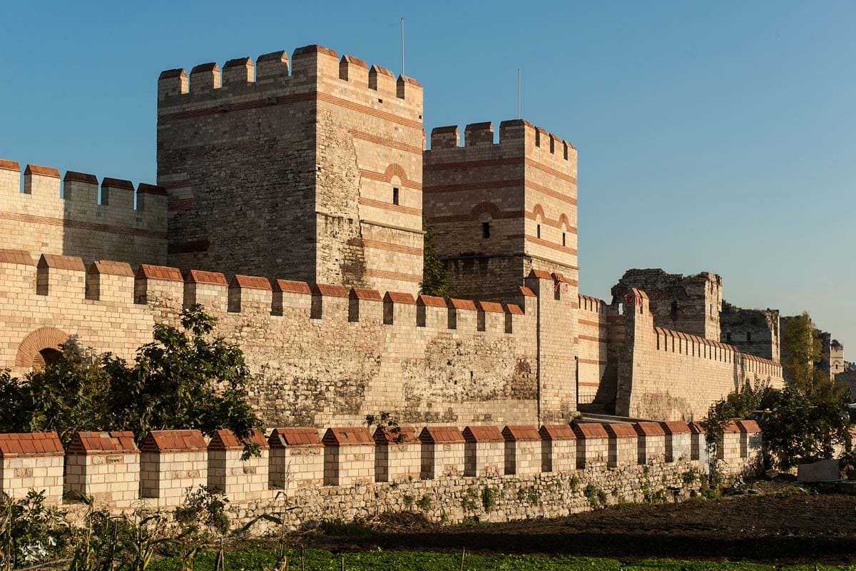 3-days-istanbul-itinerary-city-walls