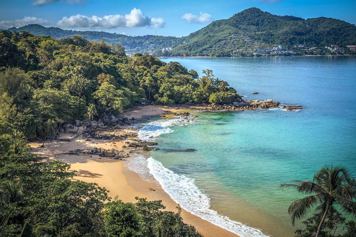 lovele-beach-panorama-in-phuket