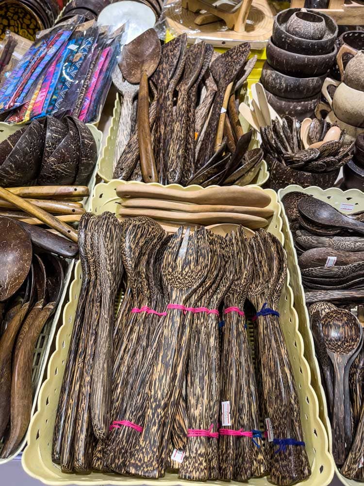 souvenirs-from-phuket-wooden-spoons