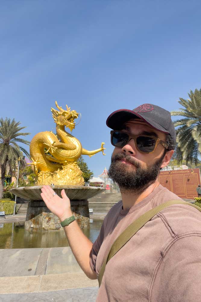what-to-see-in-phuket-town-selfie-with-golden-dragon