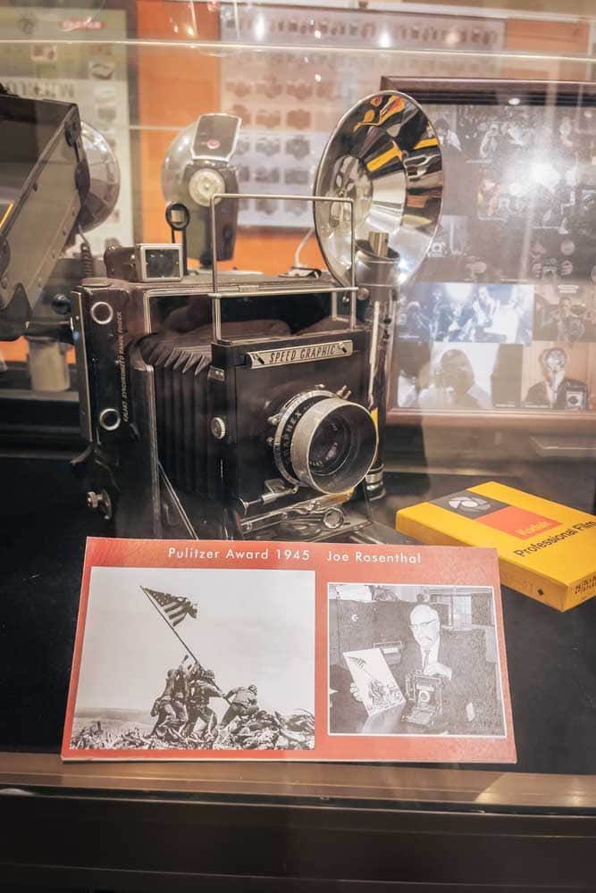 antique-camera-in-a-museum