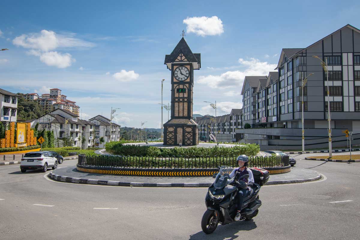 cameron-highlands-itinerary-roundabout-in-brinchang