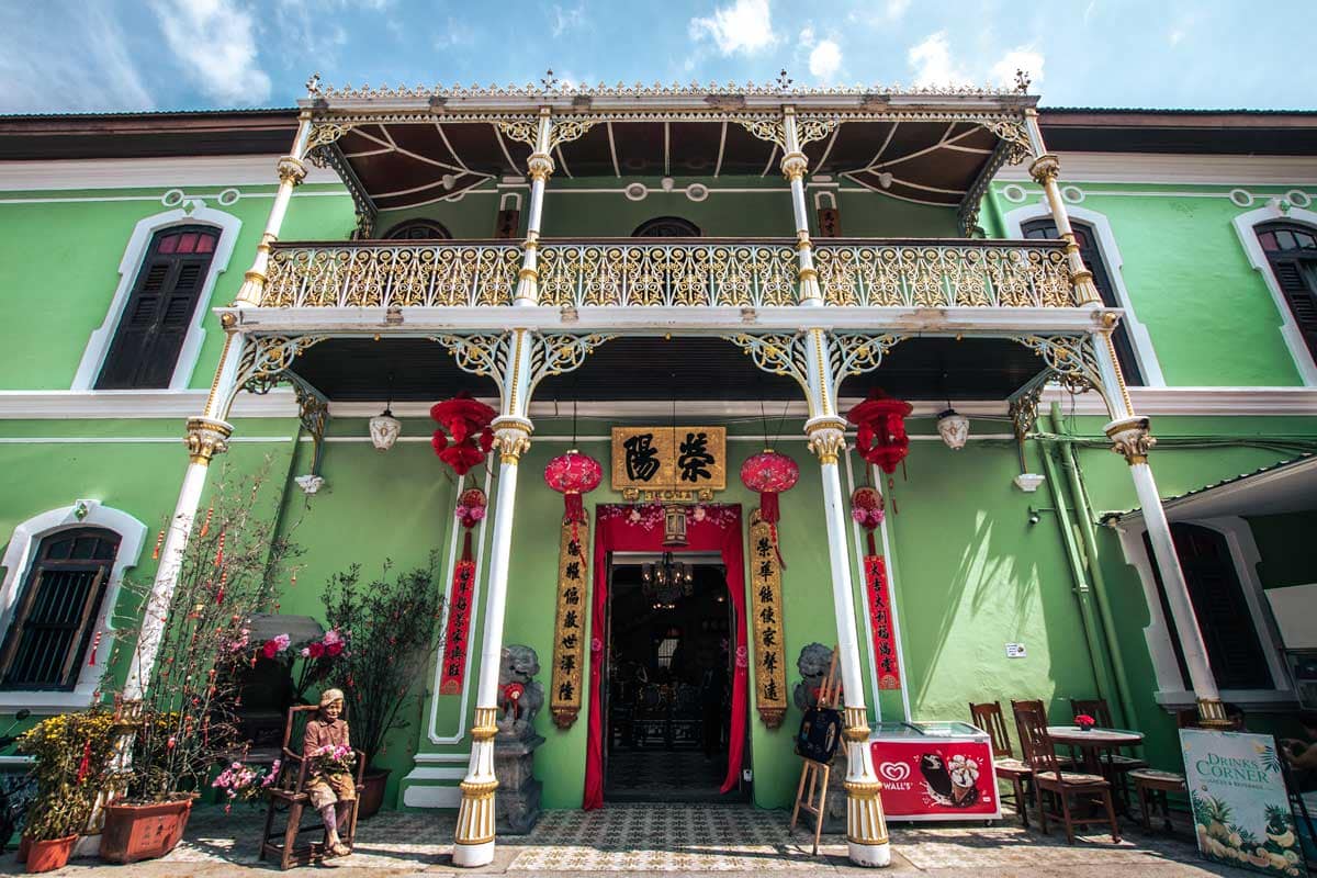 things-to-do-in-penang-green-historic-mansion-facade