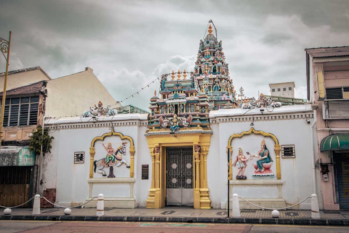 things-to-do-in-penang-hindu-temple-on-the-street