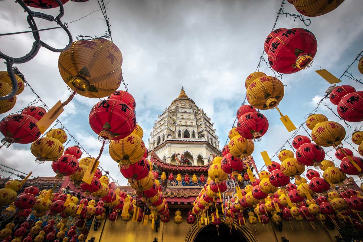 things-to-do-in-penang-temple-with-chinese-lanterns
