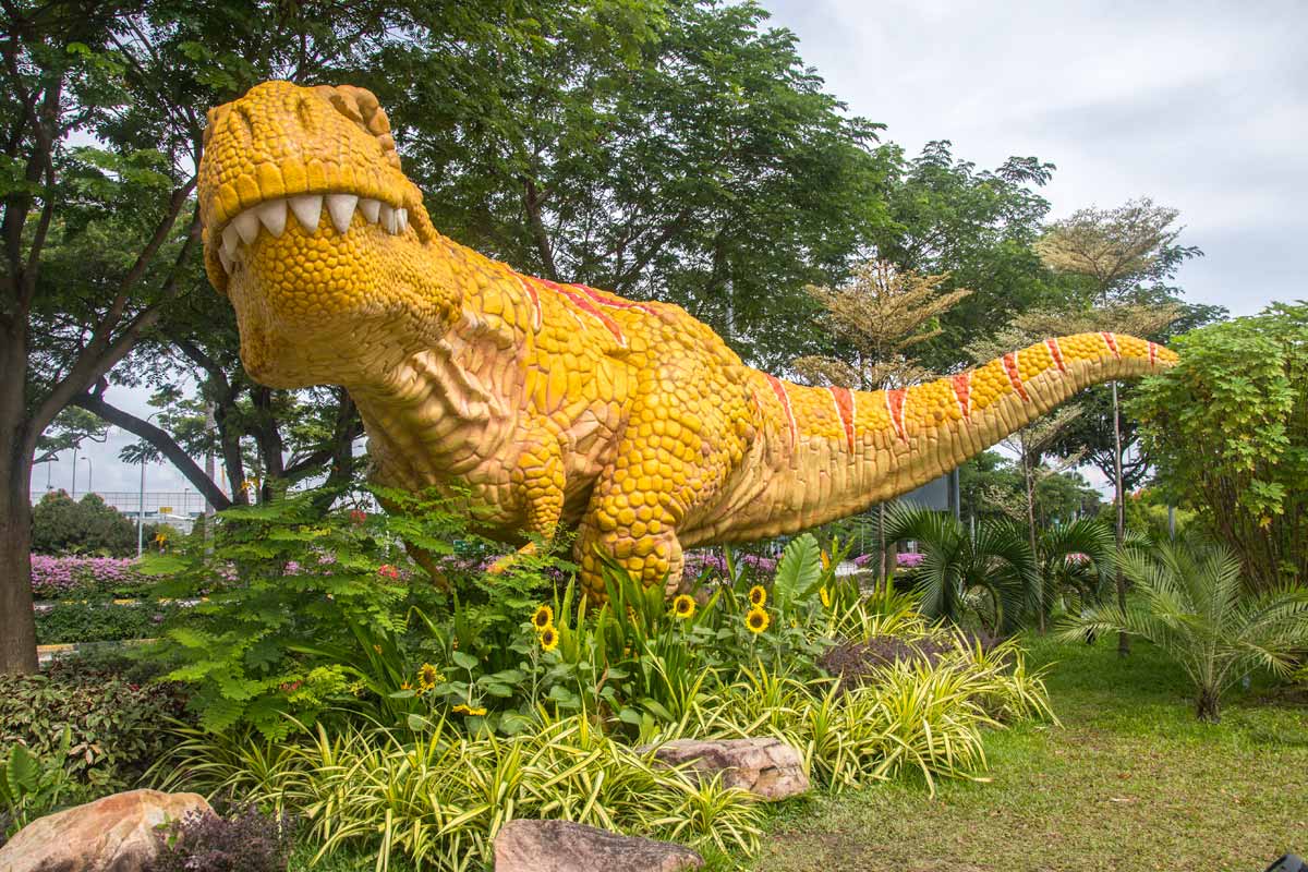 singapore-itinerary-t-rex-in-a-junge