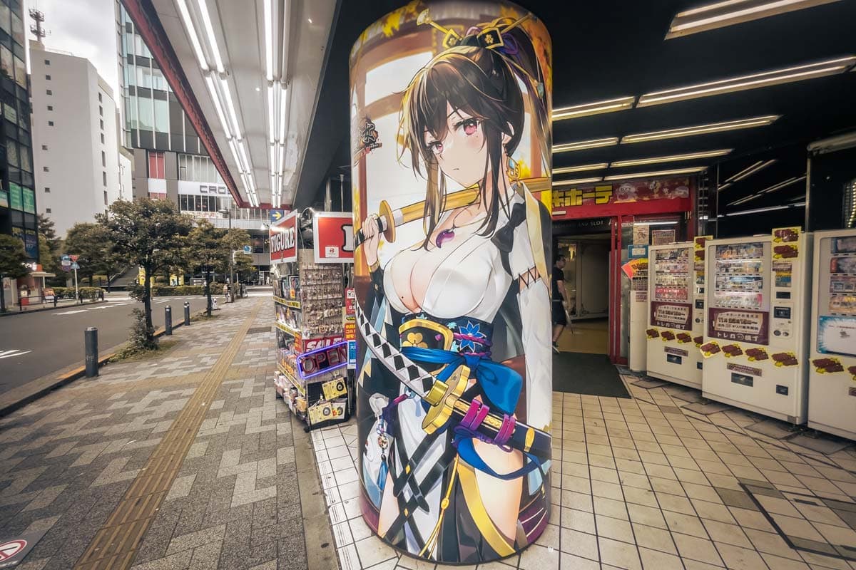 anime-girl-column-in-tokyo