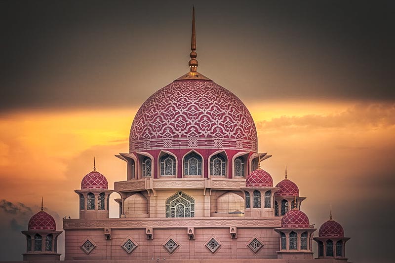 beautiful-pink-mosque-on-sunset
